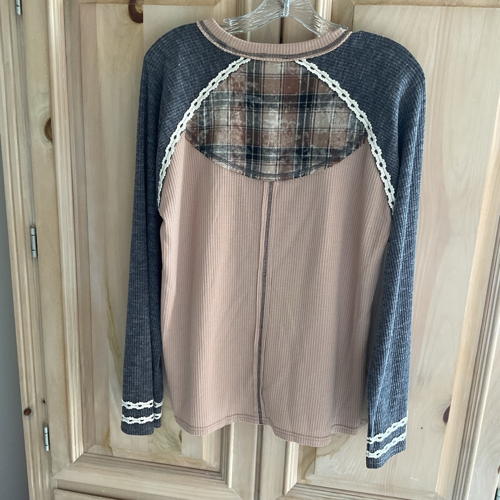 Pol Patchwork '06’ Raglan Pullover - Tan/Blush & … - image 2